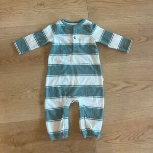 Baby GAP boy onesie/outfit 3-6 months green and white striped